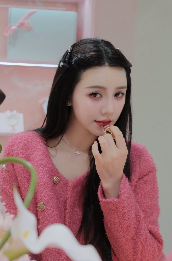 Một nữ diễn viên phim giờ vàng cứ tới mùa đông là chạm đỉnh về cả nhan sắc lẫn phong cách- Ảnh 1.