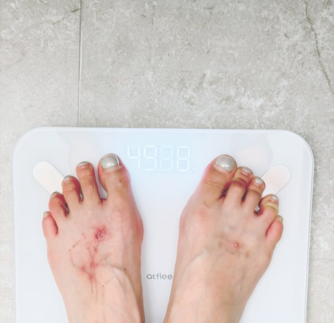 "Bóng ma" ngoại hình gầy trơ xương đã ám ảnh HyunA - Ảnh 3.