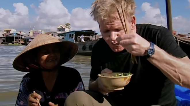 Bà bán hủ tiếu Việt khiến đầu bếp có khối tài sản 220 triệu đô phải "đầu hàng"- Ảnh 2.