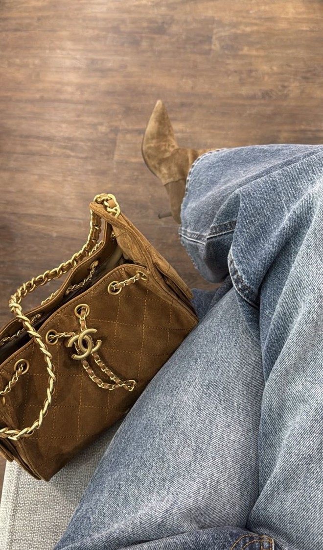 Túi mới nhất của Chanel khiến MXH bùng nổ, dân tình khẩn thiết đòi "bản dupe"- Ảnh 17.