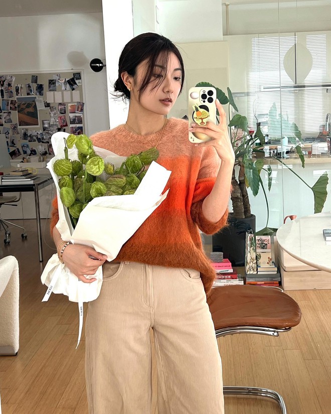 Tủ đồ của chị em cần có 5 item màu sắc này để phong cách trẻ trung, nổi bật hơn- Ảnh 1.