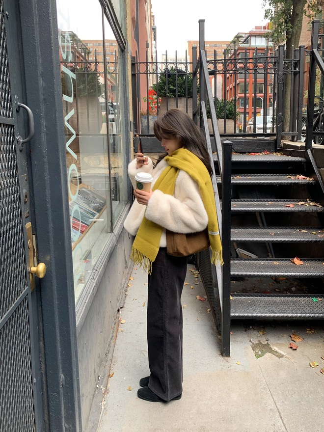 Tủ đồ của chị em cần có 5 item màu sắc này để phong cách trẻ trung, nổi bật hơn- Ảnh 8.