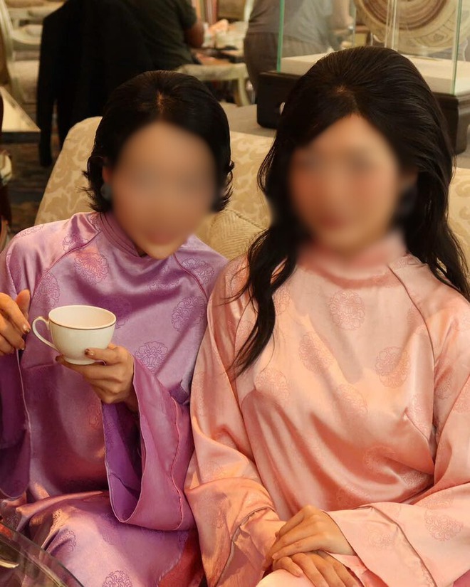 Hứng gạch đá vì bộ ảnh áo dài phản cảm, chèn nhạc 