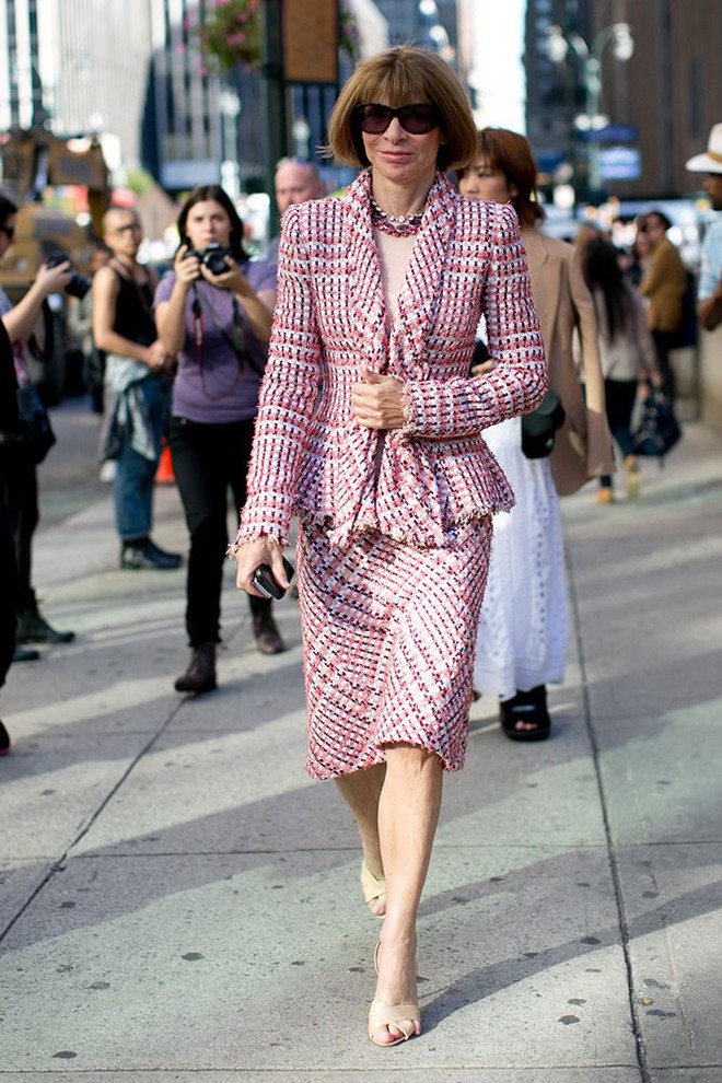 Thấy gì từ 2 kiểu giày "chân ái" của bà Anna Wintour: Không cần quá nhiều, chỉ cần chọn đúng là luôn đẹp- Ảnh 2.