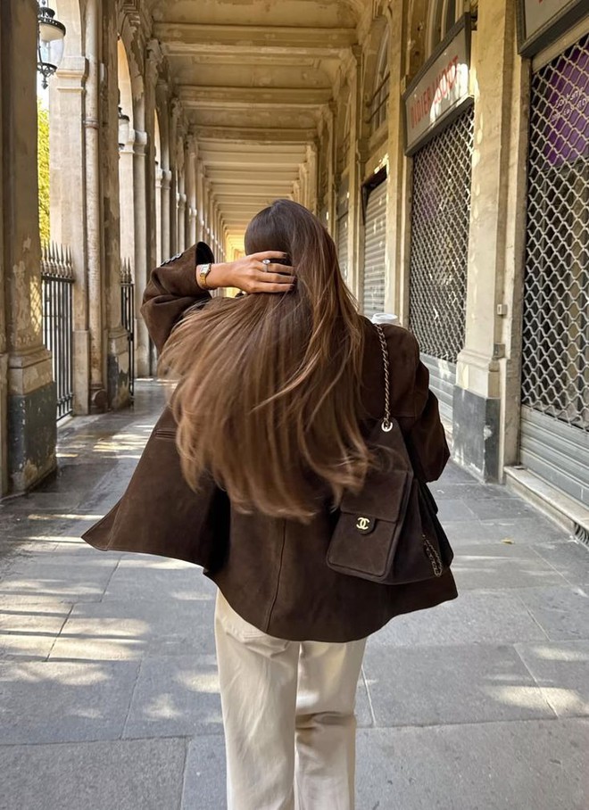 Túi mới nhất của Chanel khiến MXH bùng nổ, dân tình khẩn thiết đòi "bản dupe"- Ảnh 14.