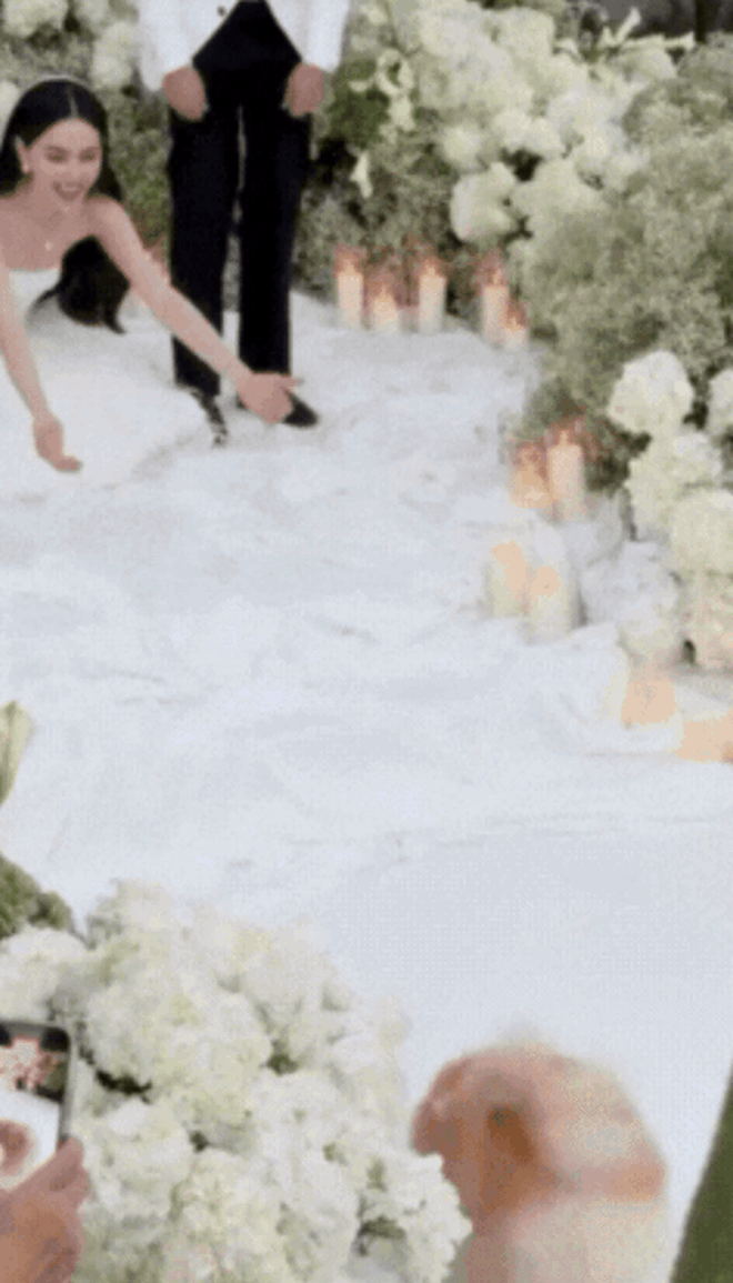 Ngắm đám cưới của "ma nữ đẹp nhất Thái Lan" mà mê: Tinh tế, xa hoa, nhiều chi tiết có tiền chưa chắc mua được!- Ảnh 1.