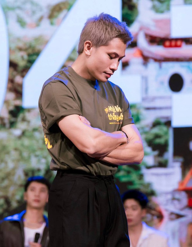 Nam diễn viên đen nhẻm, chỉ nặng 63kg giờ thành trai đẹp 6 múi- Ảnh 5. Nam diễn viên đen nhẻm, chỉ nặng 63kg giờ thành trai đẹp 6 múi- Ảnh 5.