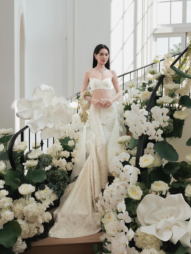 Ngắm đám cưới của "ma nữ đẹp nhất Thái Lan" mà mê: Tinh tế, xa hoa, nhiều chi tiết có tiền chưa chắc mua được!- Ảnh 26.