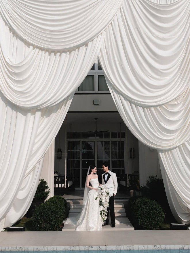 Ngắm đám cưới của "ma nữ đẹp nhất Thái Lan" mà mê: Tinh tế, xa hoa, nhiều chi tiết có tiền chưa chắc mua được!- Ảnh 30.