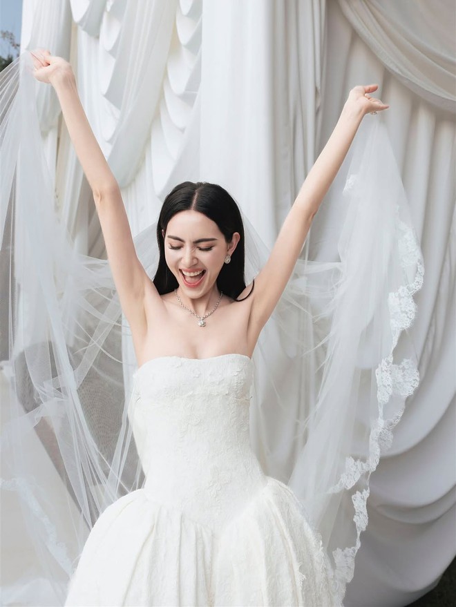Ngắm đám cưới của "ma nữ đẹp nhất Thái Lan" mà mê: Tinh tế, xa hoa, nhiều chi tiết có tiền chưa chắc mua được!- Ảnh 17.