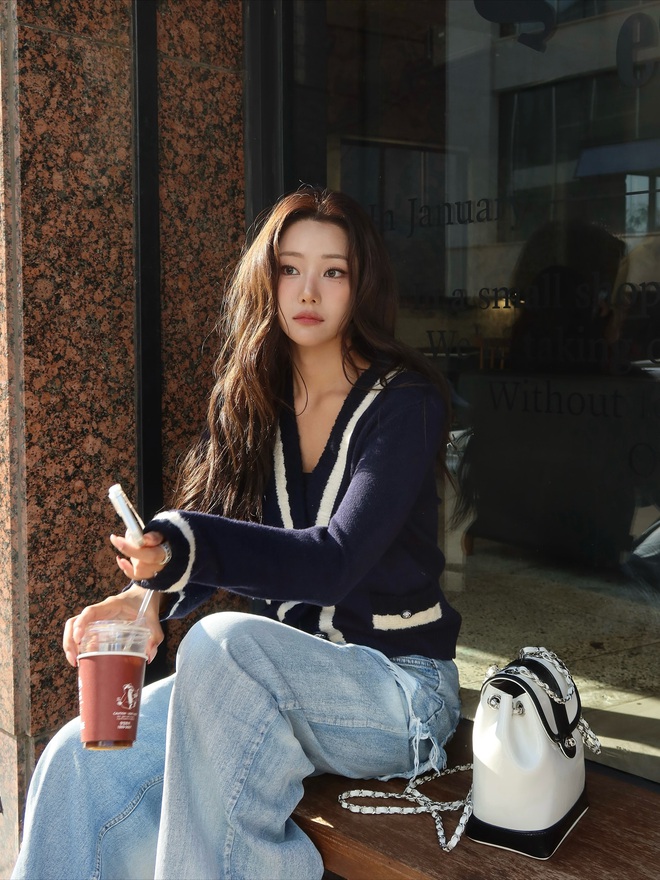 Áo len và quần jeans: Combo đẹp bất bại trong mùa lạnh, có rất nhiều cách diện để style luôn xịn- Ảnh 5.