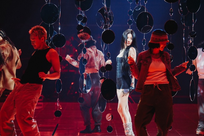 Nữ idol "đẹp thoát tục" với những outfit quyến rũ - Ảnh 10. Nữ idol "đẹp thoát tục" với những outfit quyến rũ - Ảnh 10.