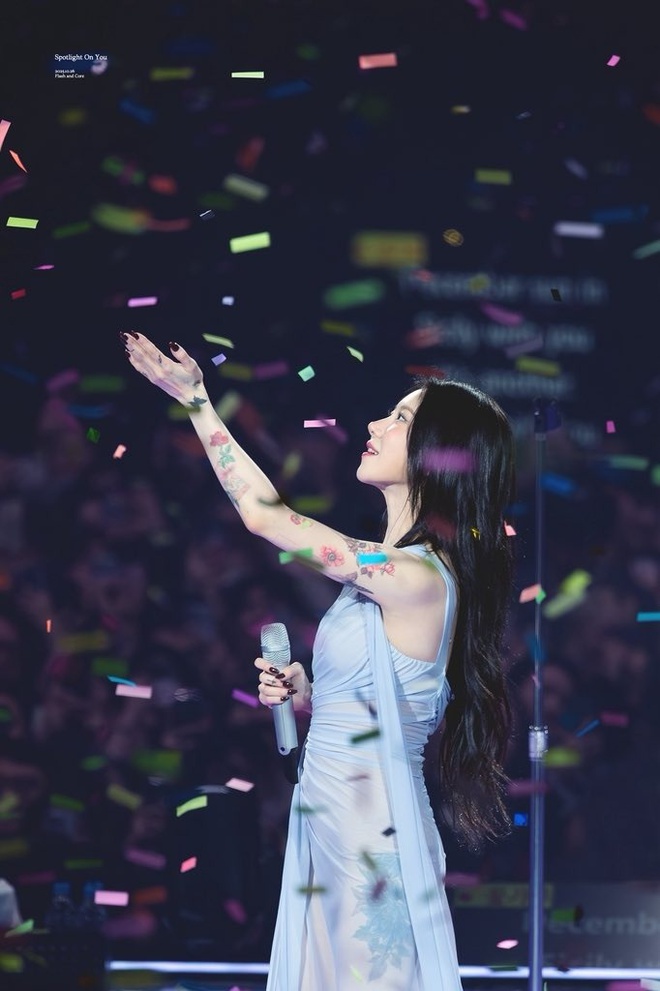 Nữ idol "đẹp thoát tục" với những outfit quyến rũ - Ảnh 5. Nữ idol "đẹp thoát tục" với những outfit quyến rũ - Ảnh 5.