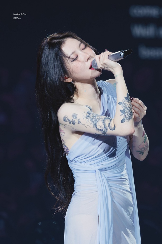 Nữ idol "đẹp thoát tục" với những outfit quyến rũ - Ảnh 3. Nữ idol "đẹp thoát tục" với những outfit quyến rũ - Ảnh 3.