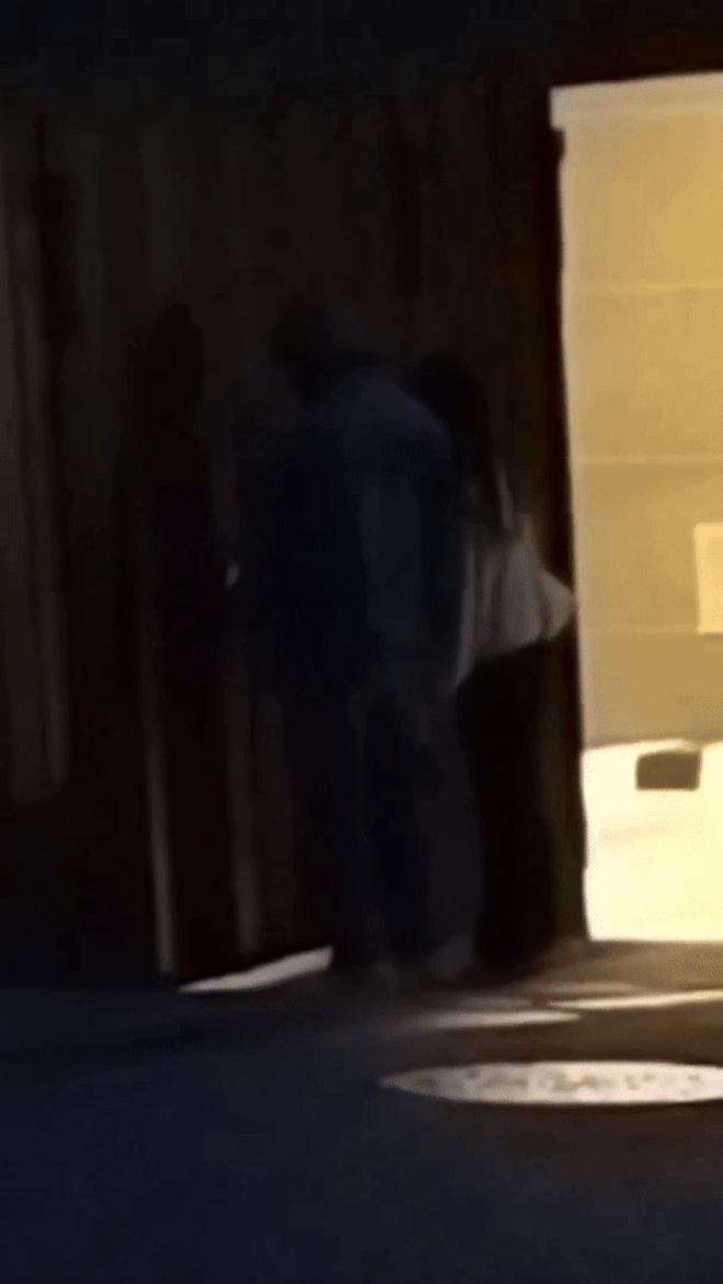 Vụ Jungkook (BTS) bị leak ảnh đồn "1 tháng cặp 4 em": Hoá ra bị tình tin đồn Jennie gài bẫy?- Ảnh 3. Vụ Jungkook (BTS) bị leak ảnh đồn "1 tháng cặp 4 em": Hoá ra bị tình tin đồn Jennie gài bẫy?- Ảnh 3.