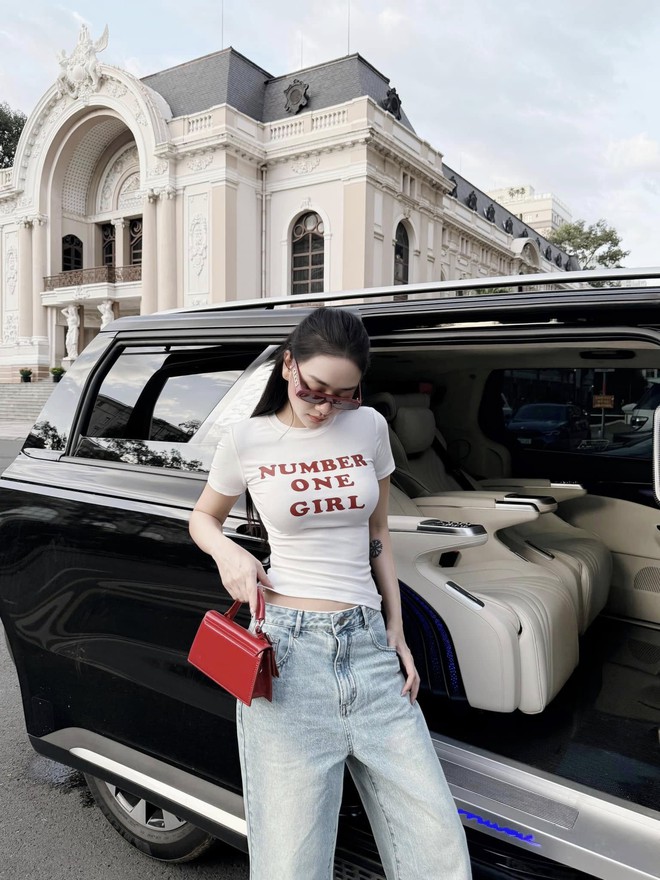 Danh tính cô gái vừa bước ra sân pickleball: Nhan sắc hút hồn, đẹp không góc chết- Ảnh 9. Danh tính cô gái vừa bước ra sân pickleball: Nhan sắc hút hồn, đẹp không góc chết- Ảnh 9.