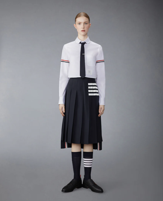 Quất đồ hiệu theo lô kiểu Mailisa: Một mẫu sơmi chốt luôn vài trăm cái, váy có tới cả nghìn chiếc- Ảnh 15. Quất đồ hiệu theo lô kiểu Mailisa: Một mẫu sơmi chốt luôn vài trăm cái, váy có tới cả nghìn chiếc- Ảnh 15.