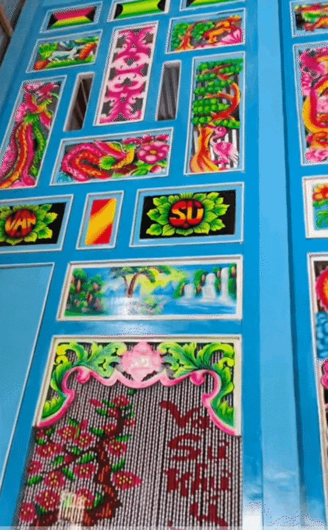 Nhà gỗ miền Tây: Vì sao phải xanh ngắt, hoa văn rực rỡ mới ra đúng chất "miệt sông nước"?- Ảnh 13. Nhà gỗ miền Tây: Vì sao phải xanh ngắt, hoa văn rực rỡ mới ra đúng chất "miệt sông nước"?- Ảnh 13.