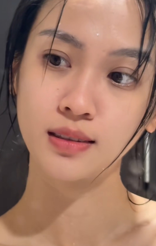 Cận cảnh gương mặt "không app" của bạn gái thiếu gia Đức Phạm gây bàn tán- Ảnh 9.