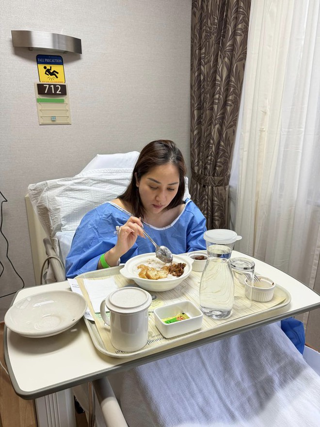 Khánh Thi đi chữa bệnh- Ảnh 3.