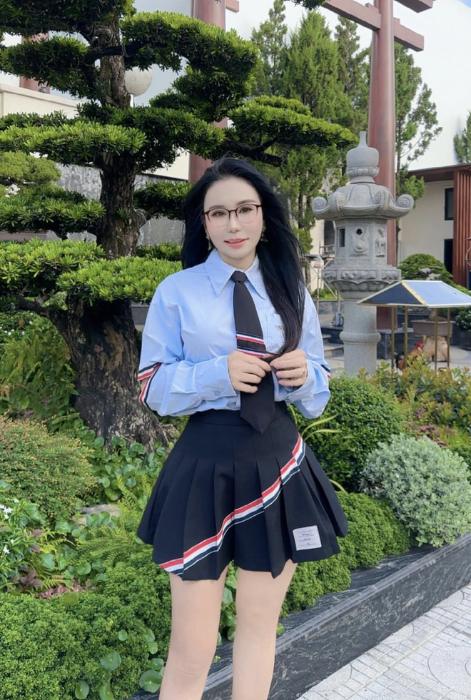 Nhan sắc "sếp em Mailisa" thời chưa dao kéo: Con gái tôi ngỡ mẹ là bà ngoại- Ảnh 4. Nhan sắc "sếp em Mailisa" thời chưa dao kéo: Con gái tôi ngỡ mẹ là bà ngoại- Ảnh 4.