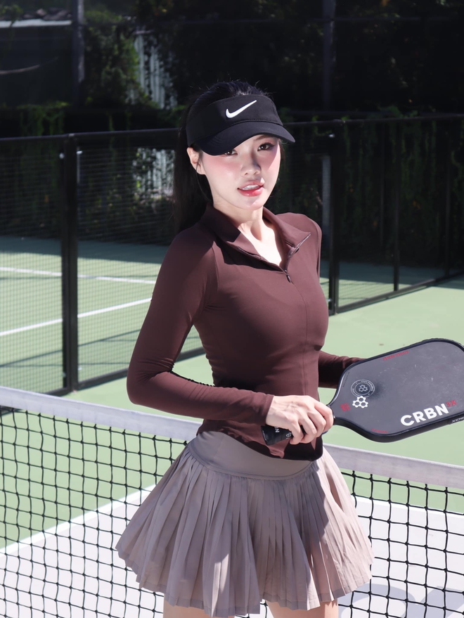 Gái đẹp Đắk Lắk "chinh chiến" làng pickleball: Lên sân cỡ này, đời thường cỡ nào?- Ảnh 8. Gái đẹp Đắk Lắk "chinh chiến" làng pickleball: Lên sân cỡ này, đời thường cỡ nào?- Ảnh 8.