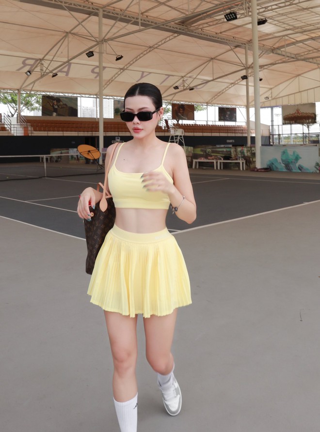 Gái đẹp Đắk Lắk "chinh chiến" làng pickleball: Lên sân cỡ này, đời thường cỡ nào?- Ảnh 7. Gái đẹp Đắk Lắk "chinh chiến" làng pickleball: Lên sân cỡ này, đời thường cỡ nào?- Ảnh 7.