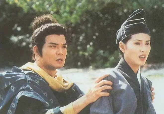 Sự hết thời của nam diễn viên phim giờ vàng: Sáng livestream ăn lẩu phân bò, tối đẩy xe bán bò viên vỉa hè- Ảnh 2. Sự hết thời của nam diễn viên phim giờ vàng: Sáng livestream ăn lẩu phân bò, tối đẩy xe bán bò viên vỉa hè- Ảnh 2.