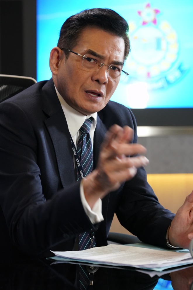 Sự hết thời của nam diễn viên phim giờ vàng: Sáng livestream ăn lẩu phân bò, tối đẩy xe bán bò viên vỉa hè- Ảnh 11. Sự hết thời của nam diễn viên phim giờ vàng: Sáng livestream ăn lẩu phân bò, tối đẩy xe bán bò viên vỉa hè- Ảnh 11.