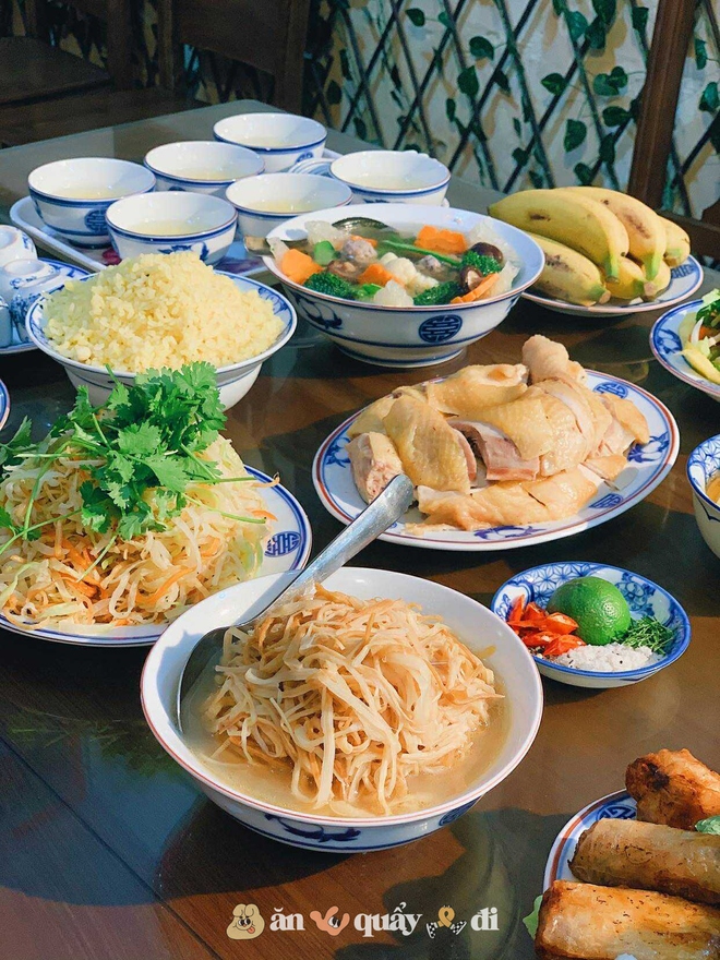 Tranh cãi cỗ Bát Tràng 2,7 triệu/mâm 6 người bị chê đắt: Người từng ăn nói gì?- Ảnh 5. Tranh cãi cỗ Bát Tràng 2,7 triệu/mâm 6 người bị chê đắt: Người từng ăn nói gì?- Ảnh 5.