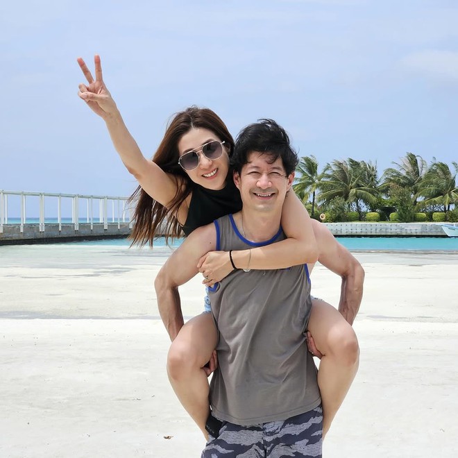 1 Hoa hậu và chồng bác sĩ hơn 13 tuổi đã "toang", đâm đơn kiện nhau ra tòa làm loạn- Ảnh 7. 1 Hoa hậu và chồng bác sĩ hơn 13 tuổi đã "toang", đâm đơn kiện nhau ra tòa làm loạn- Ảnh 7.