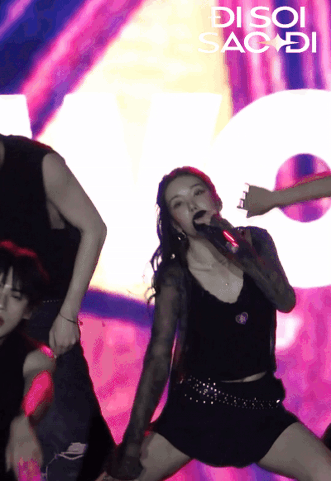 Nhan sắc "không app" của nữ hoàng WATERBOMB đạt KHÔNG điểm - không điểm nào để chê!- Ảnh 1. Nhan sắc "không app" của nữ hoàng WATERBOMB đạt KHÔNG điểm - không điểm nào để chê!- Ảnh 1.