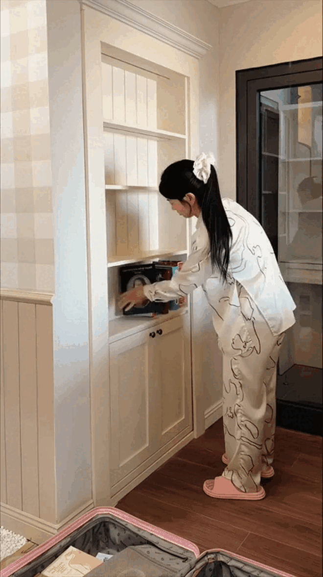 CLIP: Lê Bống khoe nhà riêng, 5 triệu người choáng váng- Ảnh 8. CLIP: Lê Bống khoe nhà riêng, 5 triệu người choáng váng- Ảnh 8.