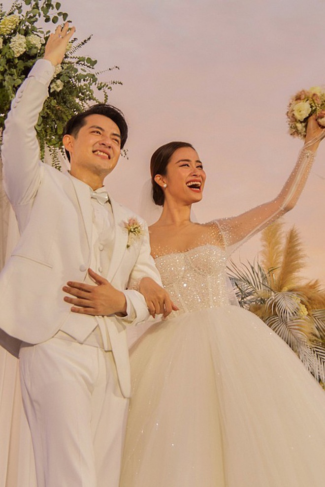 Đông Nhi nói đúng 3 chữ, hé lộ số tiền được Trấn Thành mừng cưới- Ảnh 4. Đông Nhi nói đúng 3 chữ, hé lộ số tiền được Trấn Thành mừng cưới- Ảnh 4.