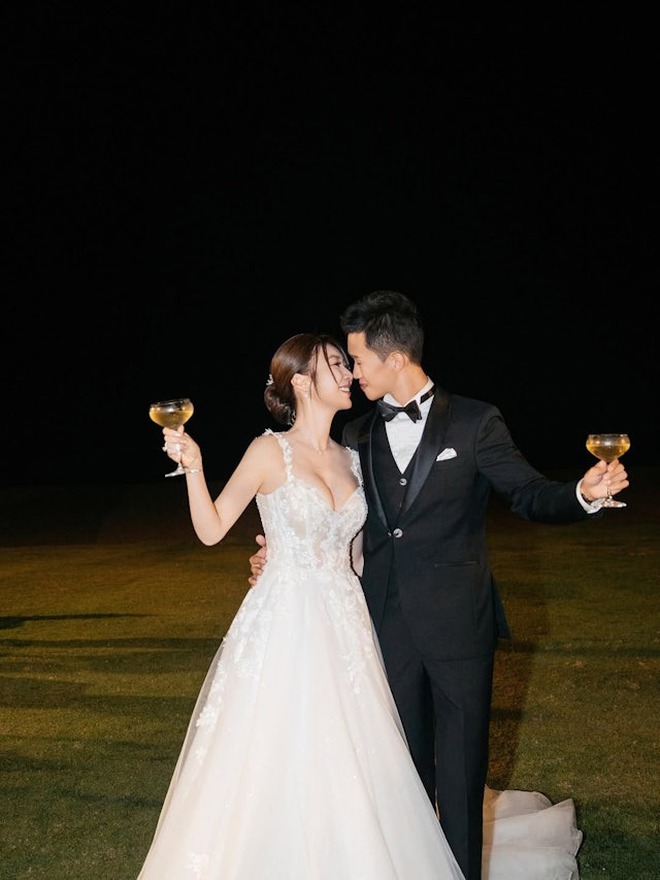 "Mỹ nhân đáng giá 39 tỷ" bất ngờ lên hoa xe lần 2, lập thỏa thuận "2 không" gây choáng với chồng thiếu gia- Ảnh 4. "Mỹ nhân đáng giá 39 tỷ" bất ngờ lên hoa xe lần 2, lập thỏa thuận "2 không" gây choáng với chồng thiếu gia- Ảnh 4.