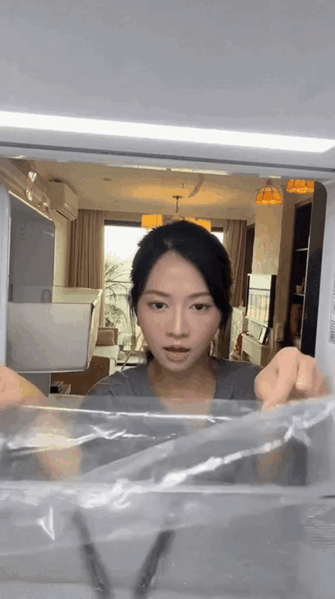 CLIP: Lê Bống khoe nhà riêng, 5 triệu người choáng váng- Ảnh 1. CLIP: Lê Bống khoe nhà riêng, 5 triệu người choáng váng- Ảnh 1.