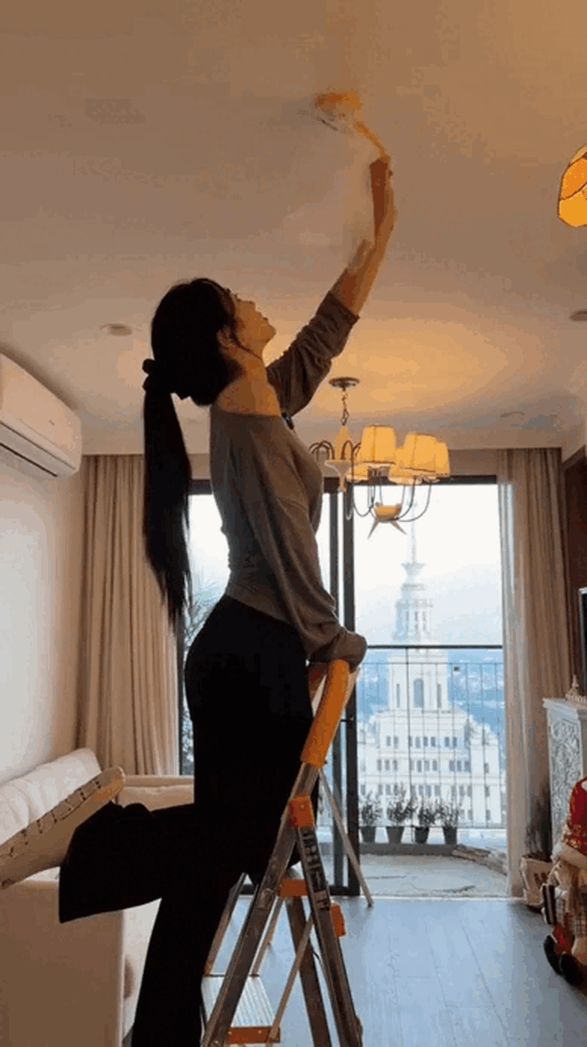 CLIP: Lê Bống khoe nhà riêng, 5 triệu người choáng váng- Ảnh 3. CLIP: Lê Bống khoe nhà riêng, 5 triệu người choáng váng- Ảnh 3.