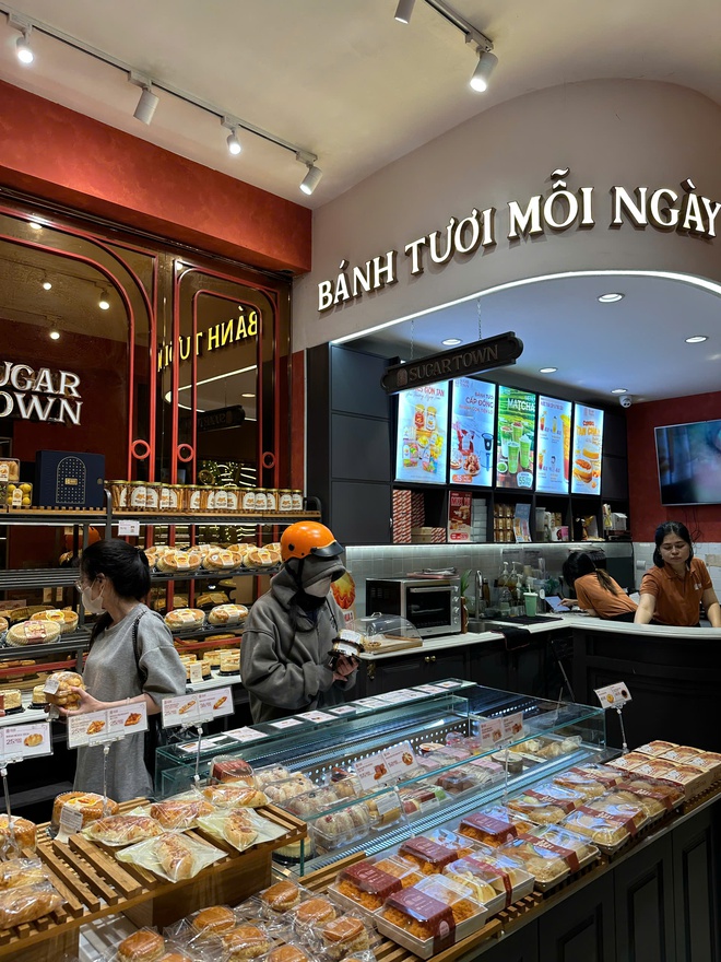 Tình trạng mới nhất tiệm bánh Sugar Town của nghệ sĩ Việt Hương- Ảnh 12. Tình trạng mới nhất tiệm bánh Sugar Town của nghệ sĩ Việt Hương- Ảnh 12.