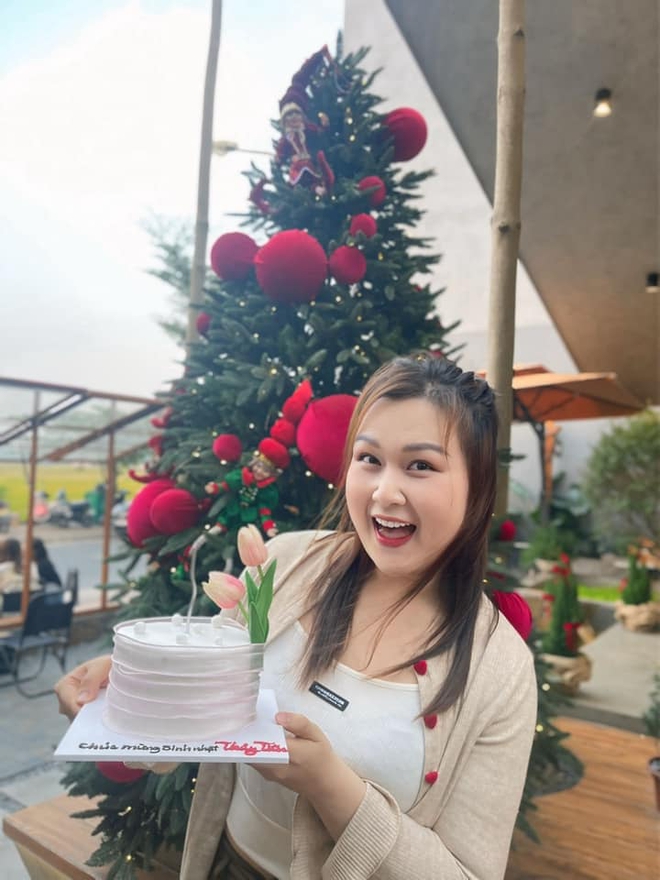 “Diễn viên trăm ký” Thủy Tiên kết hôn: Danh tính chồng điển trai gây chú ý- Ảnh 20. “Diễn viên trăm ký” Thủy Tiên kết hôn: Danh tính chồng điển trai gây chú ý- Ảnh 20.