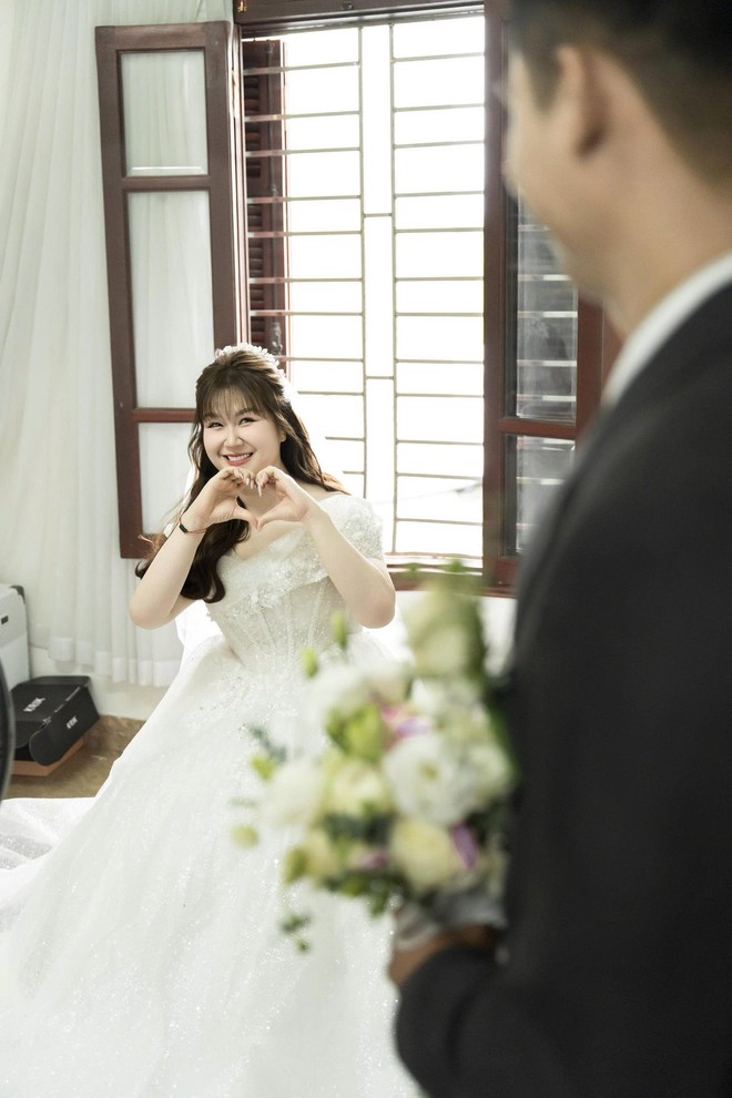 “Diễn viên trăm ký” Thủy Tiên kết hôn: Danh tính chồng điển trai gây chú ý- Ảnh 4. “Diễn viên trăm ký” Thủy Tiên kết hôn: Danh tính chồng điển trai gây chú ý- Ảnh 4.