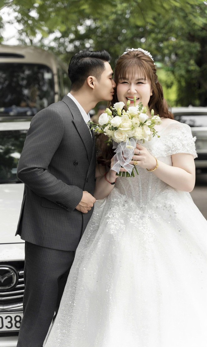 “Diễn viên trăm ký” Thủy Tiên kết hôn: Danh tính chồng điển trai gây chú ý- Ảnh 3. “Diễn viên trăm ký” Thủy Tiên kết hôn: Danh tính chồng điển trai gây chú ý- Ảnh 3.