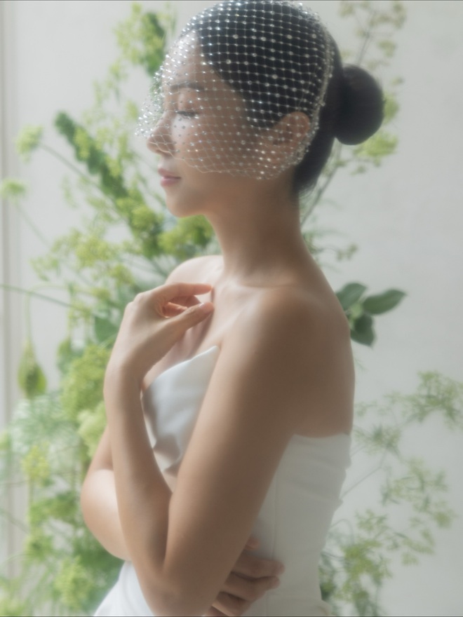 Sao nữ từng vướng ồn ào với Song Joong Ki tung ảnh cưới đẹp như mơ- Ảnh 1. Sao nữ từng vướng ồn ào với Song Joong Ki tung ảnh cưới đẹp như mơ- Ảnh 1.