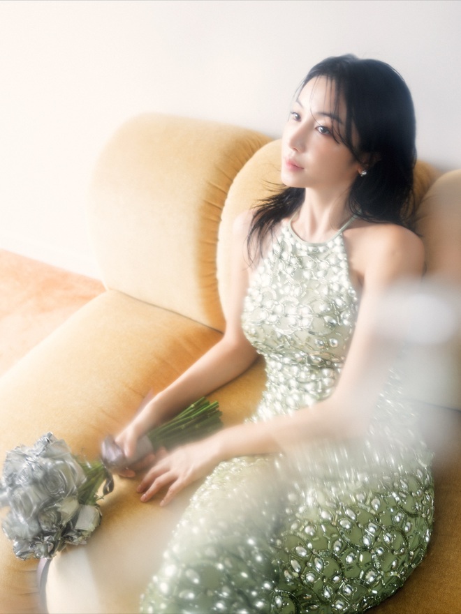 Sao nữ từng vướng ồn ào với Song Joong Ki tung ảnh cưới đẹp như mơ- Ảnh 5. Sao nữ từng vướng ồn ào với Song Joong Ki tung ảnh cưới đẹp như mơ- Ảnh 5.