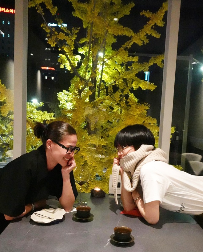 Hoá ra Song Hye Kyo làm tomboy đẹp thế này- Ảnh 2. Hoá ra Song Hye Kyo làm tomboy đẹp thế này- Ảnh 2.