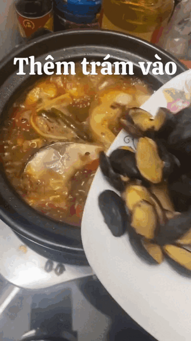 Loại quả "đen như than, đắt như thịt" nhưng nườm nượp người mua, bán đầy rẫy ở chợ Việt- Ảnh 3. Loại quả "đen như than, đắt như thịt" nhưng nườm nượp người mua, bán đầy rẫy ở chợ Việt- Ảnh 3.