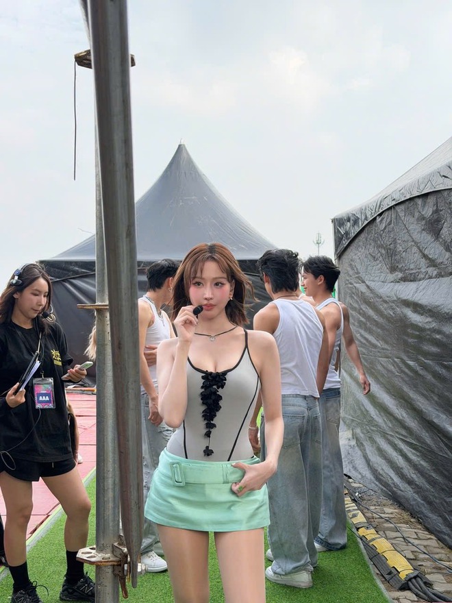 Tóc Tiên gọi MIN bằng "chị", cả cõi mạng đơ người- Ảnh 1. Tóc Tiên gọi MIN bằng "chị", cả cõi mạng đơ người- Ảnh 1.