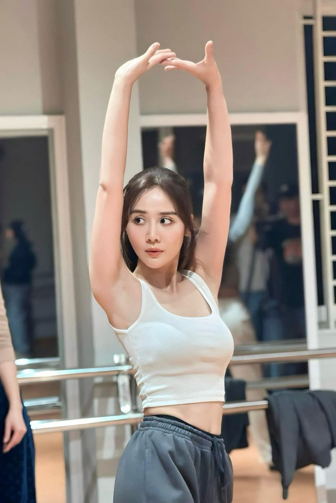 Huyền Lizzie cắt gắt một thứ để có vòng eo 56cm- Ảnh 10. Huyền Lizzie cắt gắt một thứ để có vòng eo 56cm- Ảnh 10.