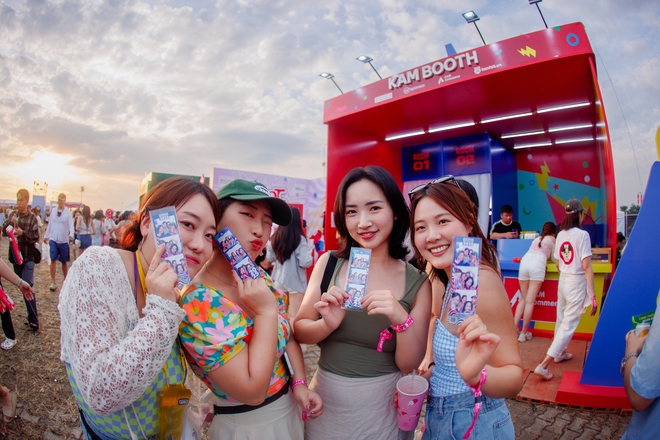 Bí kíp 'làm giàu' kỷ niệm tại WATERBOMB: Check-in KAM Booth, ảnh đẹp lấy ngay và phần thưởng giá trị không thể bỏ lỡ!- Ảnh 15. Bí kíp 'làm giàu' kỷ niệm tại WATERBOMB: Check-in KAM Booth, ảnh đẹp lấy ngay và phần thưởng giá trị không thể bỏ lỡ!- Ảnh 15.