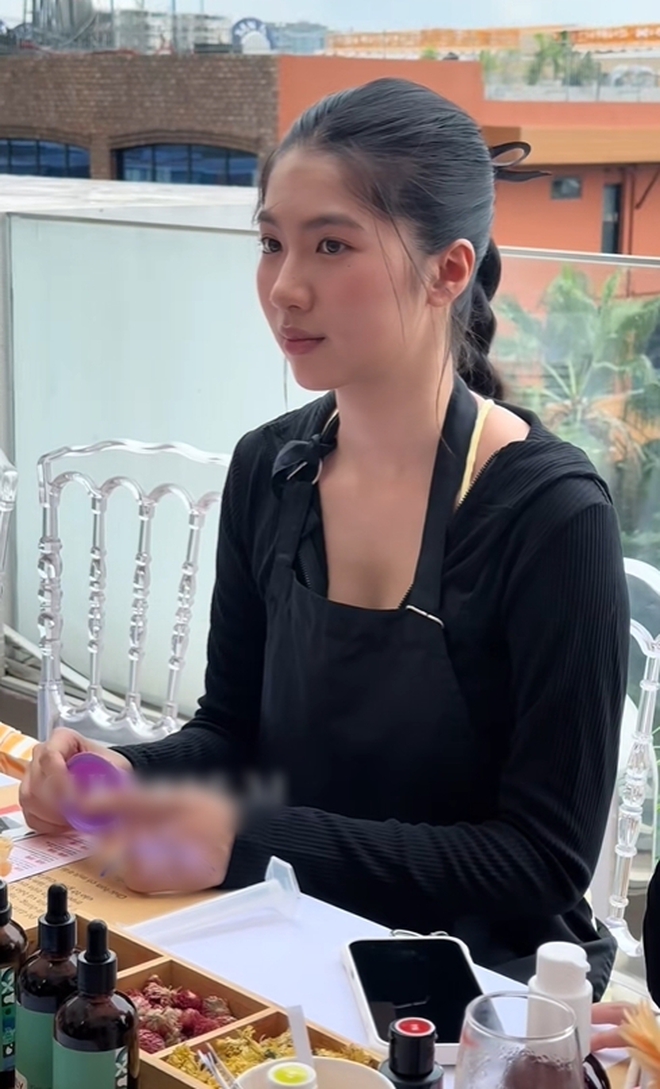 7 gương mặt không app "chấn động" của hội mỹ nhân Việt- Ảnh 8.