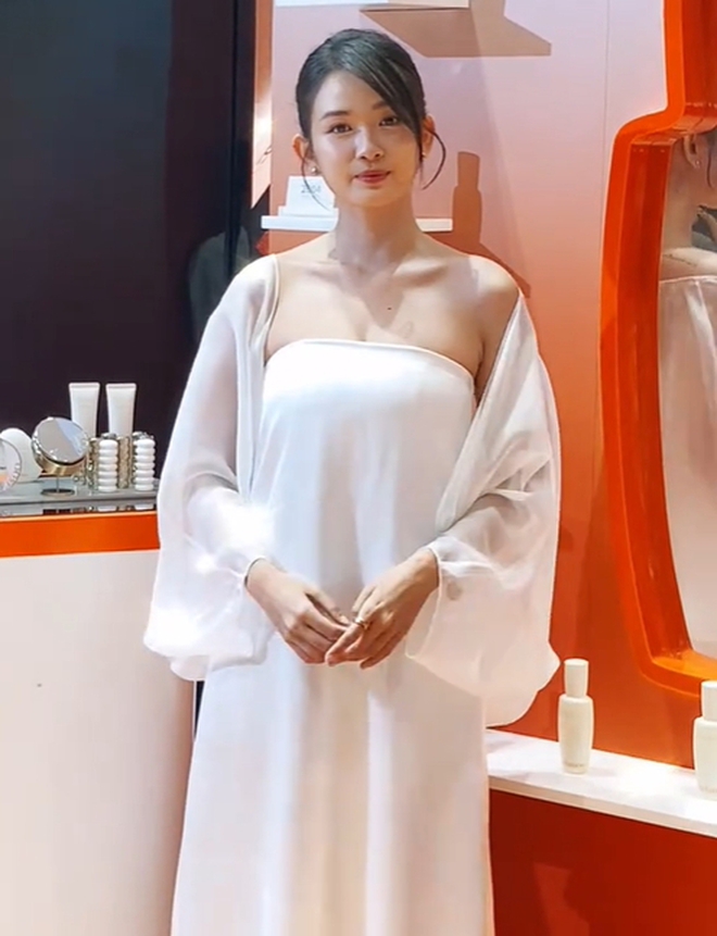 7 gương mặt không app "chấn động" của hội mỹ nhân Việt- Ảnh 26.